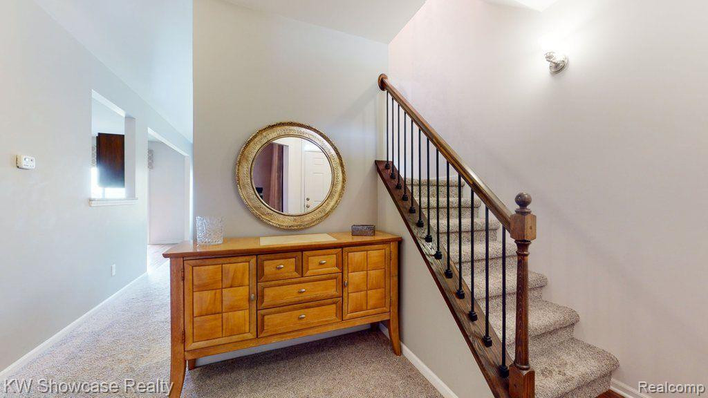 24601 ROSEMONT Drive, South Lyon, MI 48178 — Photo 5