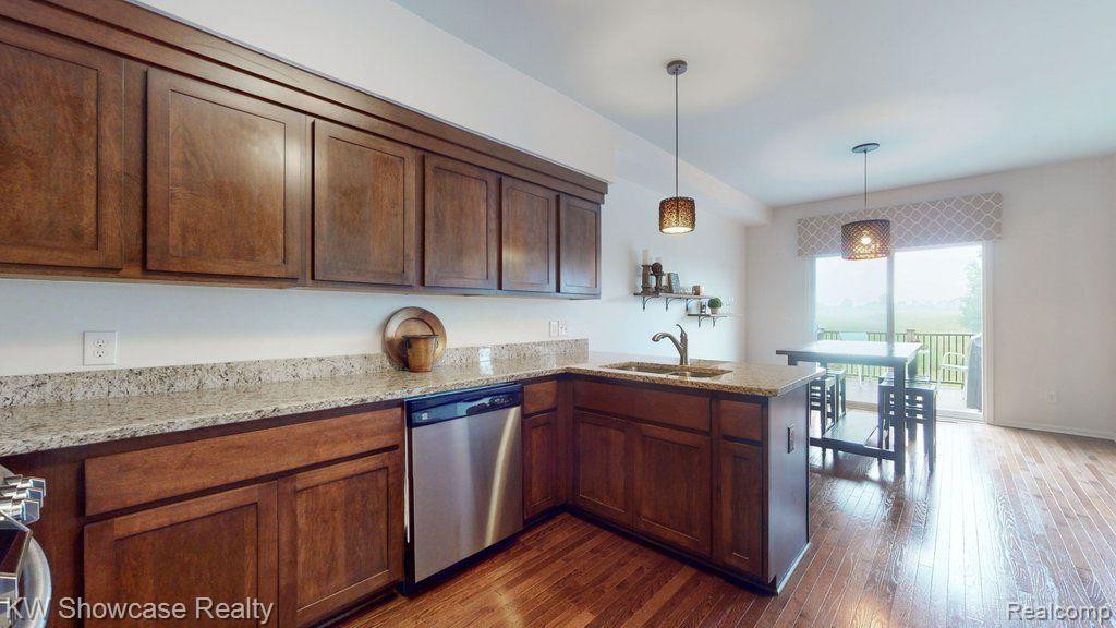 24601 ROSEMONT Drive, South Lyon, MI 48178 — Photo 7