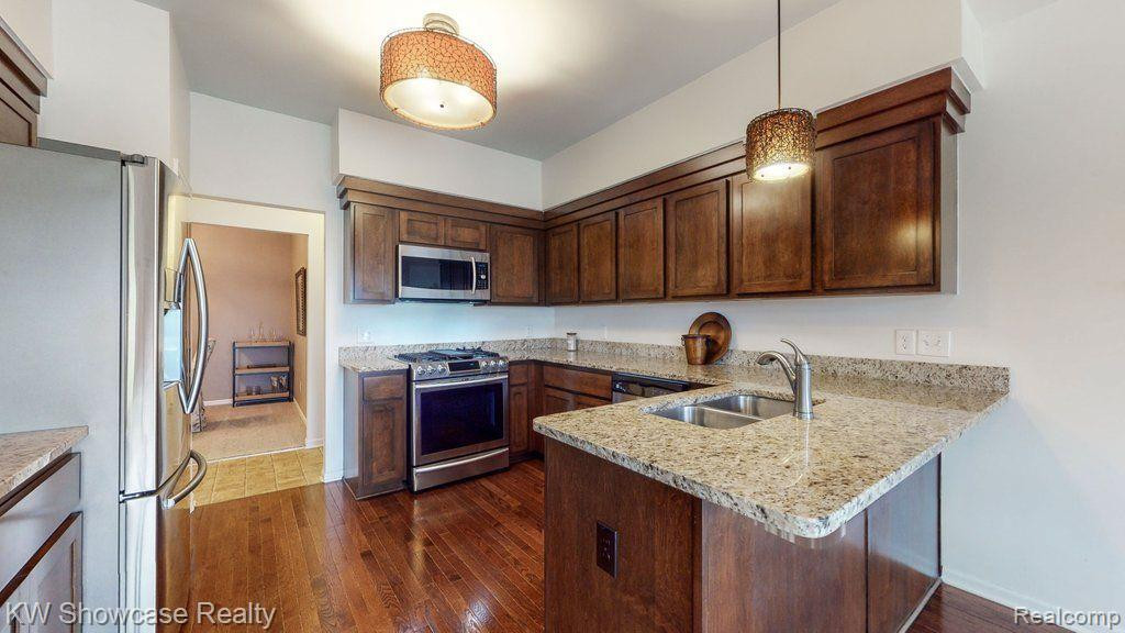 24601 ROSEMONT Drive, South Lyon, MI 48178 — Photo 9
