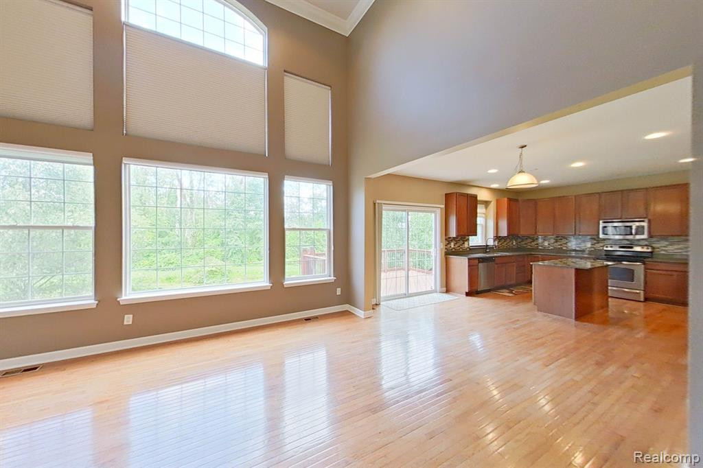 27147 VICTORIA Road, Novi, MI — Photo 2