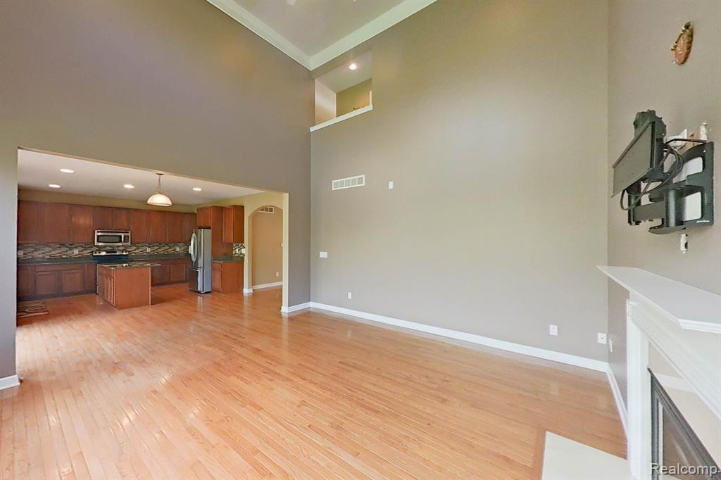27147 VICTORIA Road, Novi, MI — Photo 4