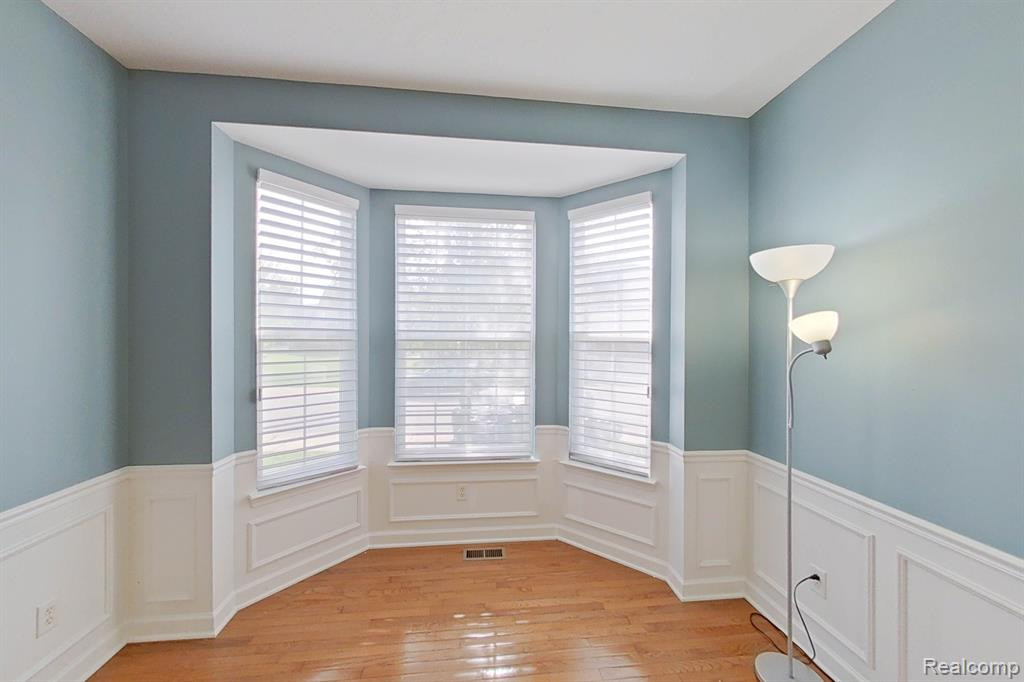 27147 VICTORIA Road, Novi, MI — Photo 11