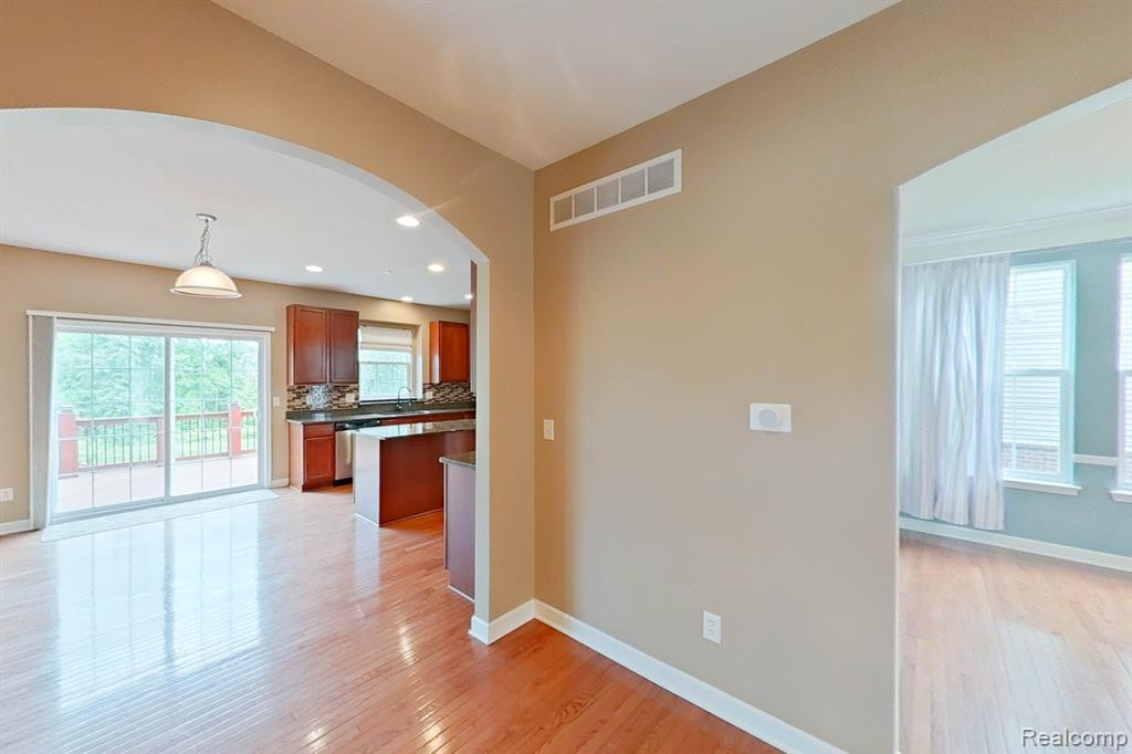 27147 VICTORIA Road, Novi, MI — Photo 14