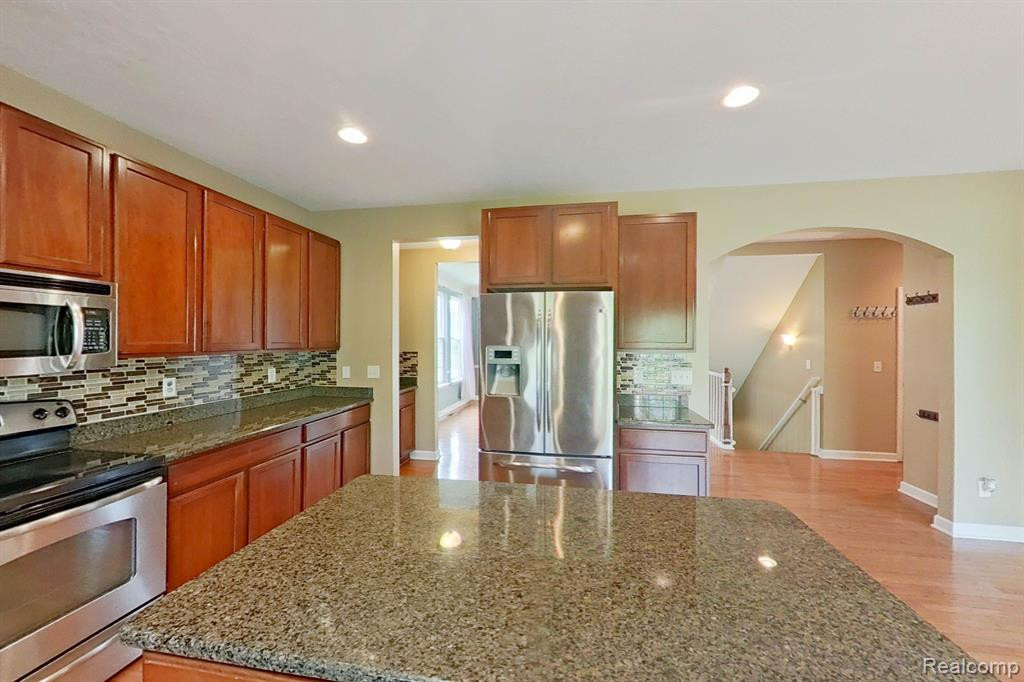 27147 VICTORIA Road, Novi, MI — Photo 21
