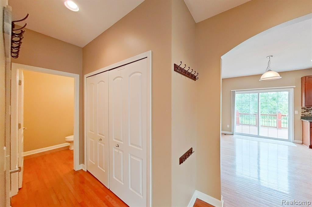 27147 VICTORIA Road, Novi, MI — Photo 23
