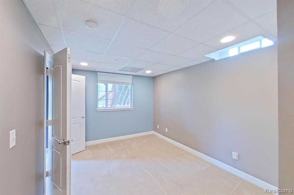 27147 VICTORIA Road, Novi, MI — Photo 30