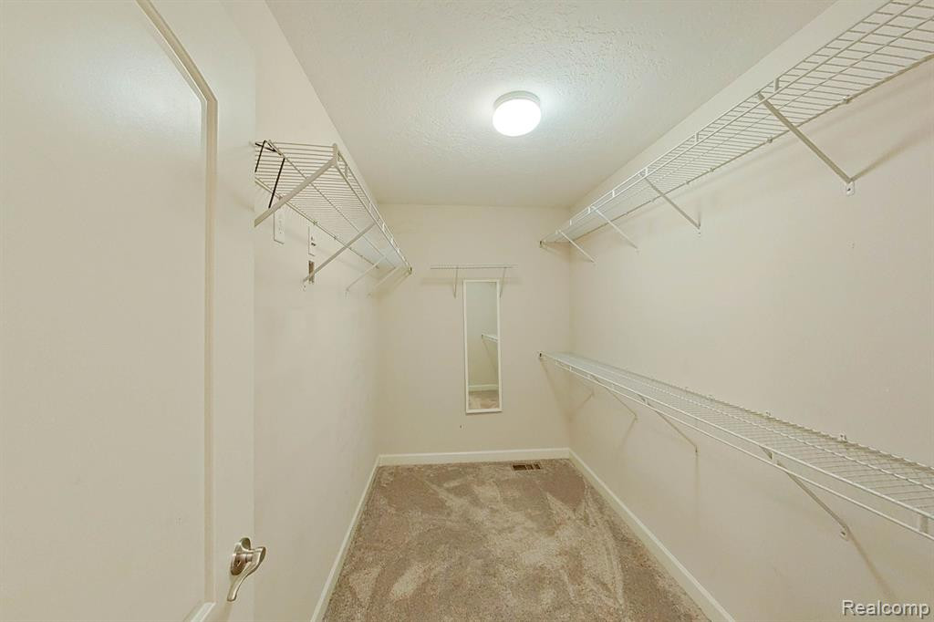27147 VICTORIA Road, Novi, MI — Photo 32