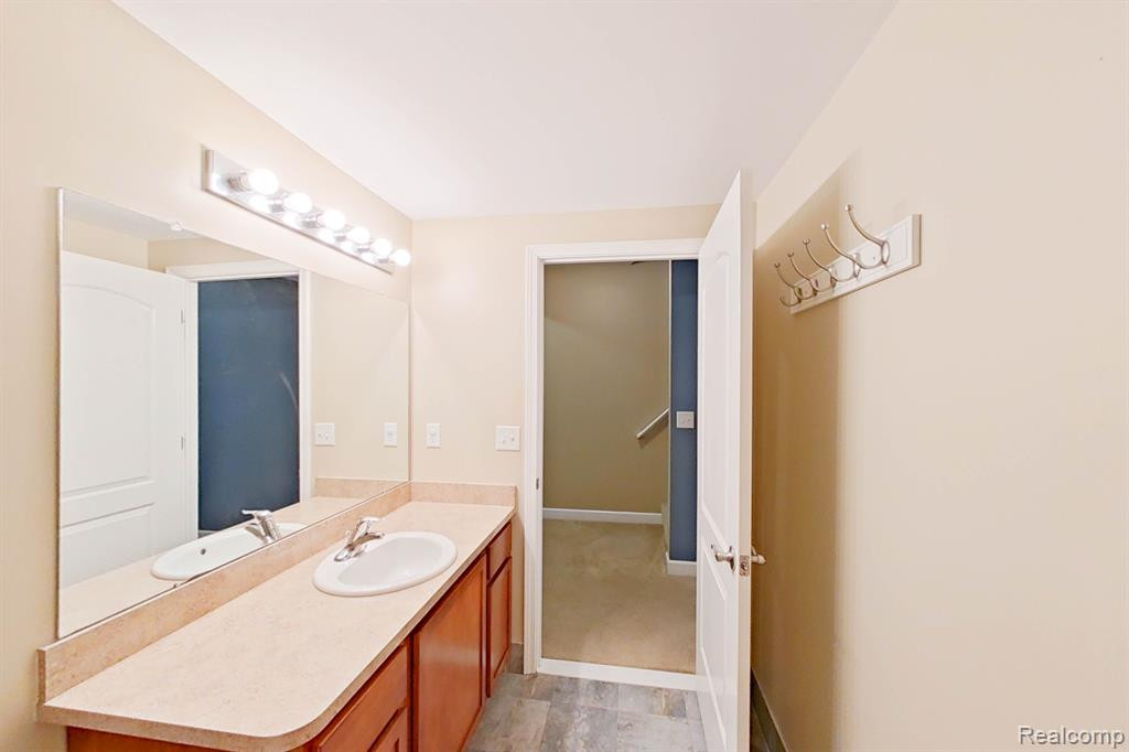 27147 VICTORIA Road, Novi, MI — Photo 38