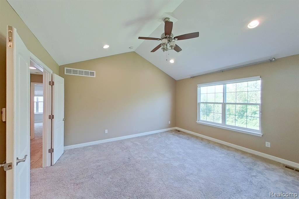27147 VICTORIA Road, Novi, MI — Photo 43