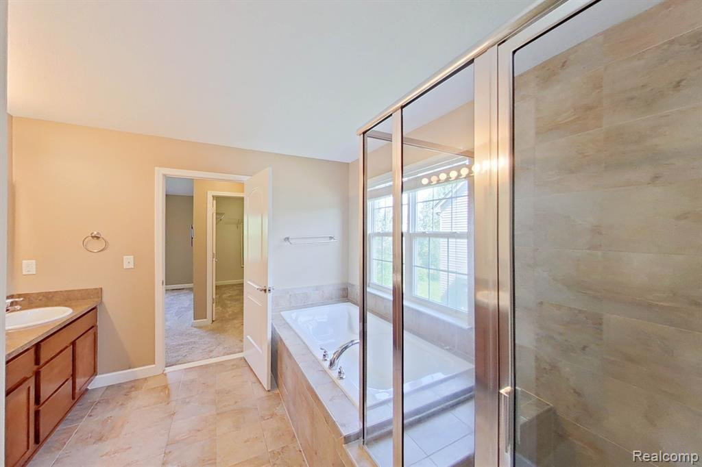 27147 VICTORIA Road, Novi, MI — Photo 44