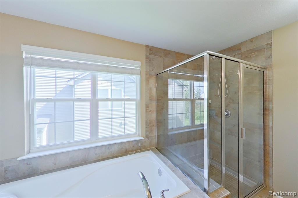 27147 VICTORIA Road, Novi, MI — Photo 45