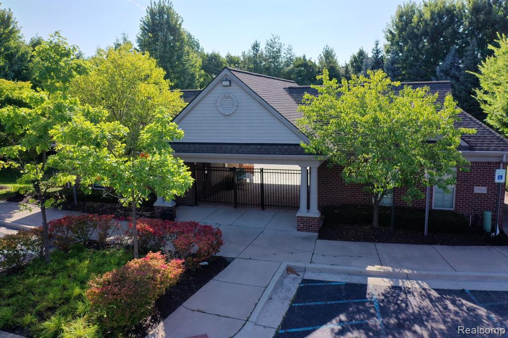 27147 VICTORIA Road, Novi, MI — Photo 72