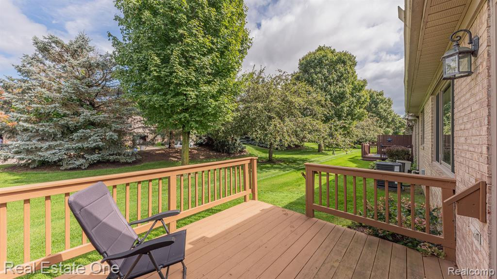 22215 Quail Run Circle, 1, South Lyon, MI 48178 — Photo 9