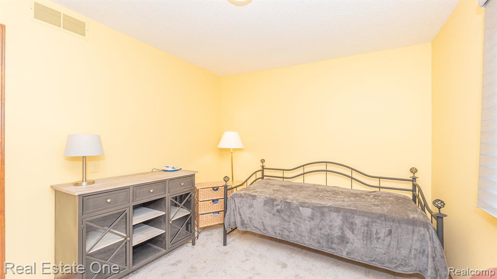 22215 Quail Run Circle, 1, South Lyon, MI 48178 — Photo 28