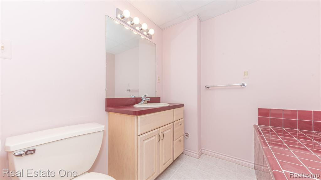 22215 Quail Run Circle, 1, South Lyon, MI 48178 — Photo 38
