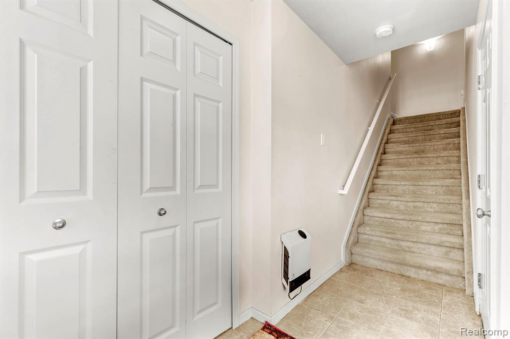 9400 NATURE VIEW Lane, Ypsilanti, MI 48197 — Photo 3