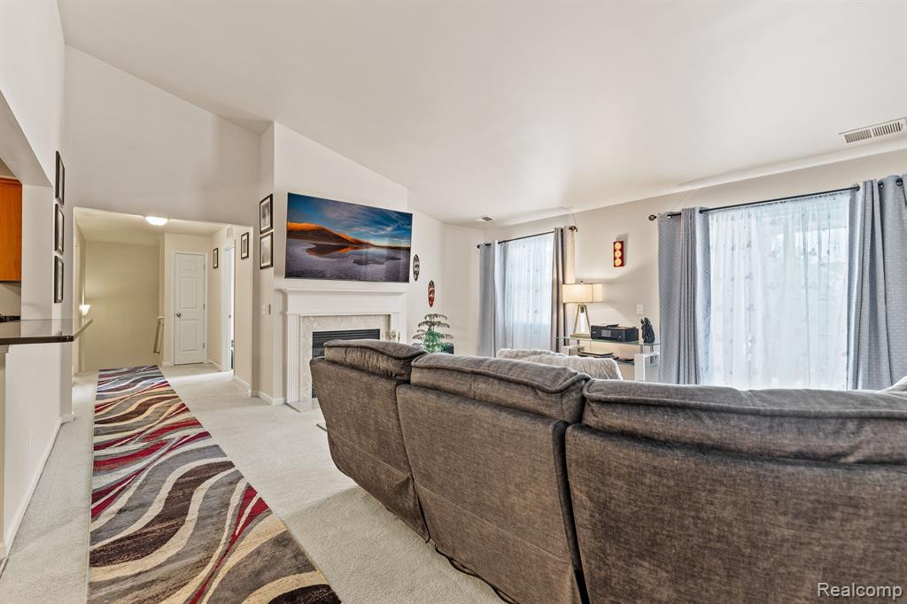9400 NATURE VIEW Lane, Ypsilanti, MI 48197 — Photo 10