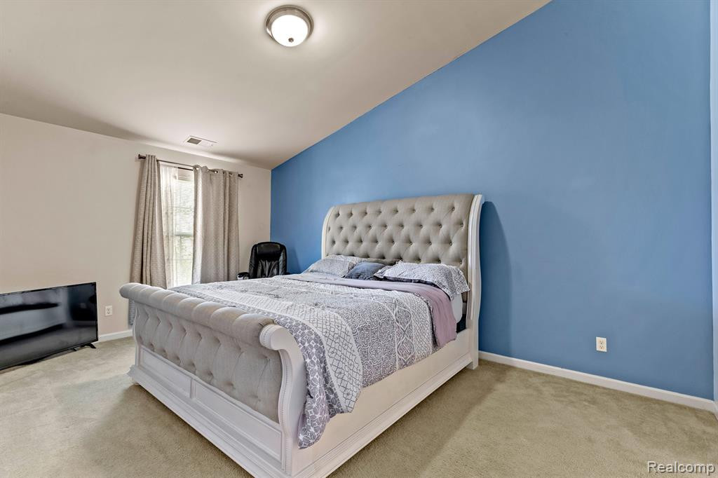 9400 NATURE VIEW Lane, Ypsilanti, MI 48197 — Photo 16