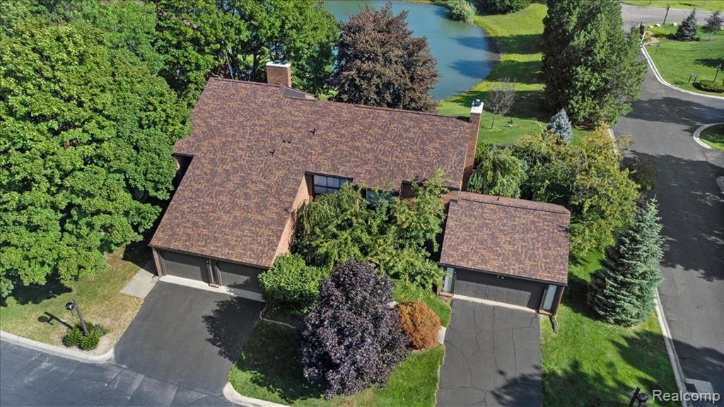 4 BROOKWOOD Lane, Dearborn, MI 48120 — Photo 6