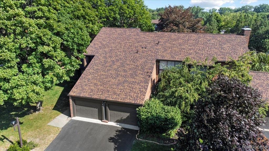 4 BROOKWOOD Lane, Dearborn, MI 48120 — Photo 13