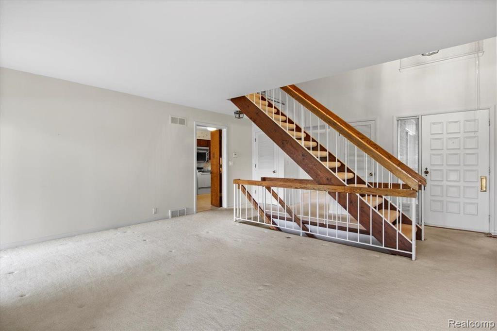 4 BROOKWOOD Lane, Dearborn, MI 48120 — Photo 19