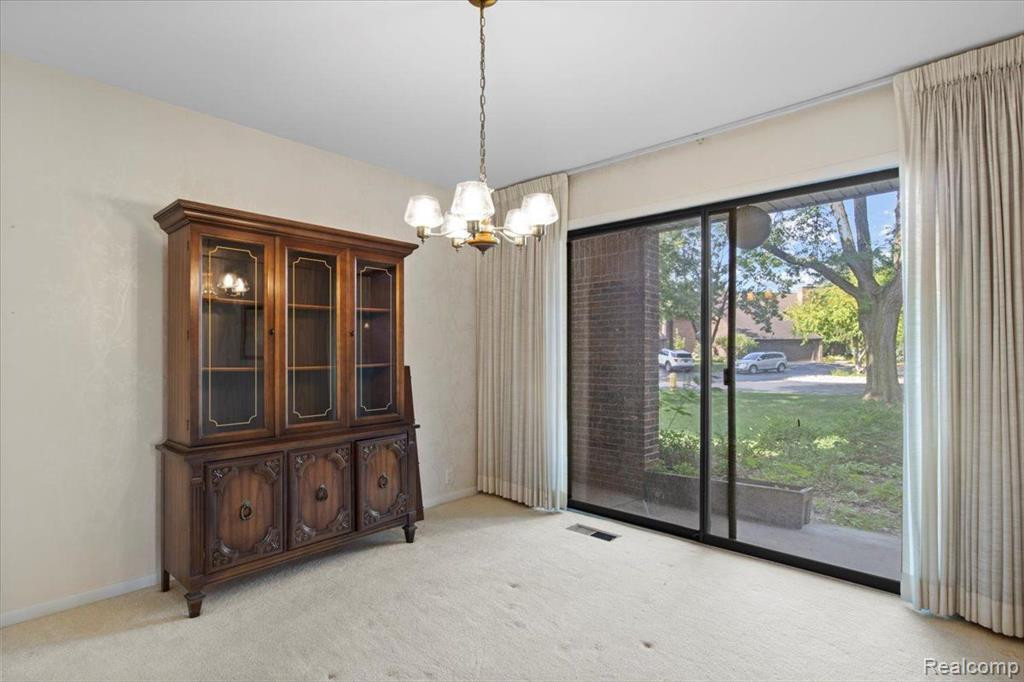 4 BROOKWOOD Lane, Dearborn, MI 48120 — Photo 22