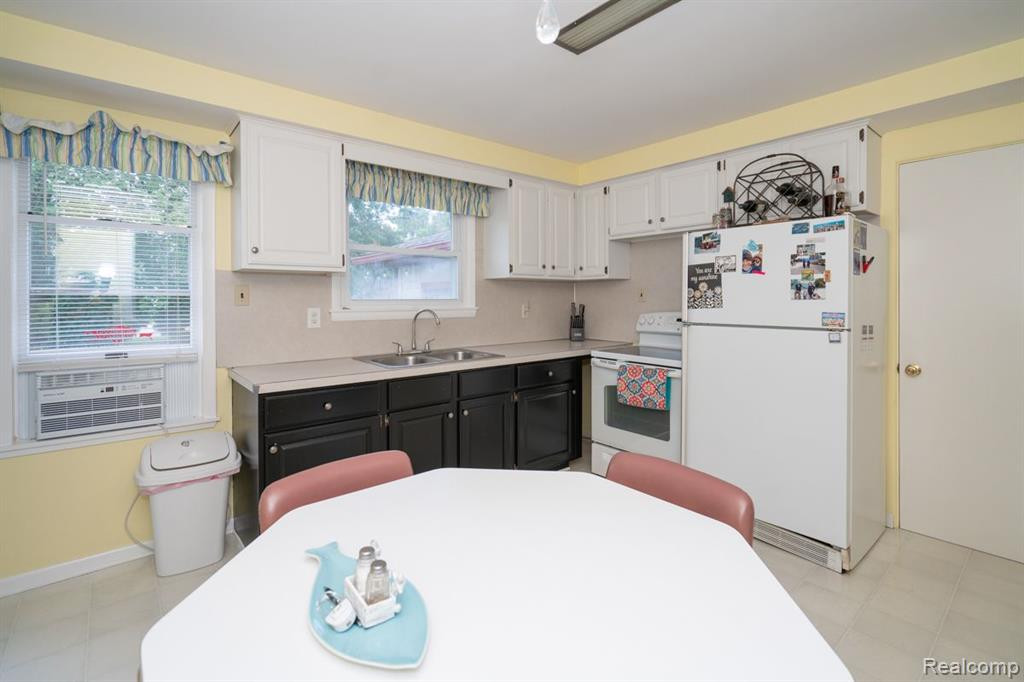5548 BARMILVIAN Parkway, Lexington, MI 48450 — Photo 9