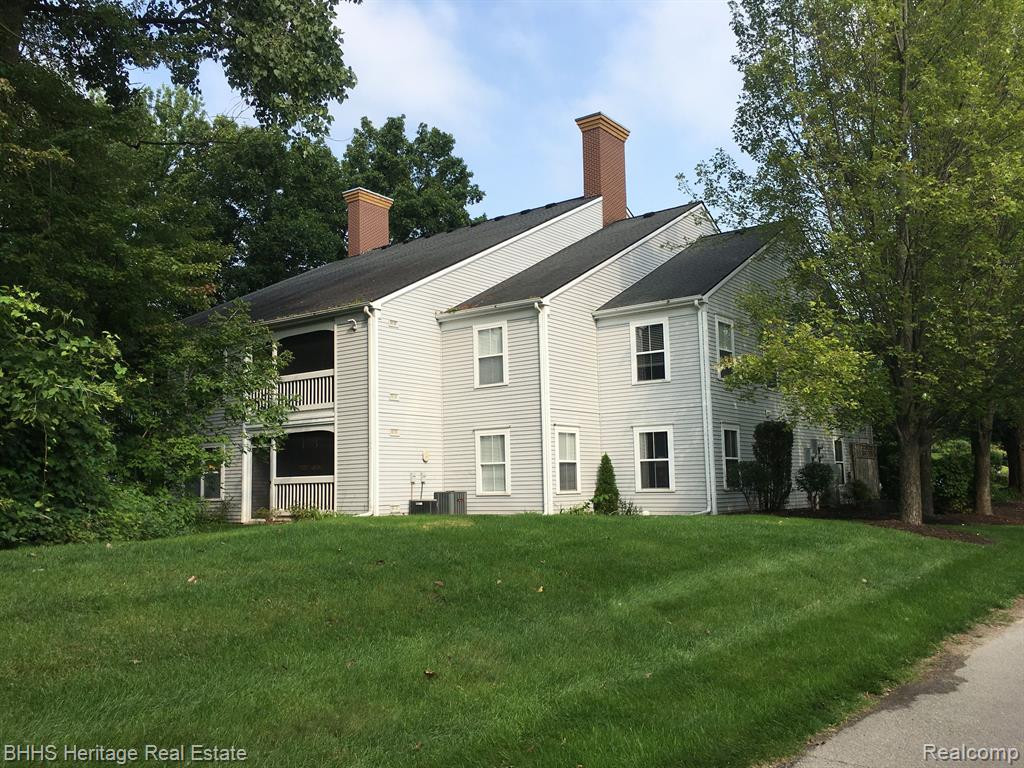 613 CURZON Court, 103, Howell, MI 48843 — Photo 2