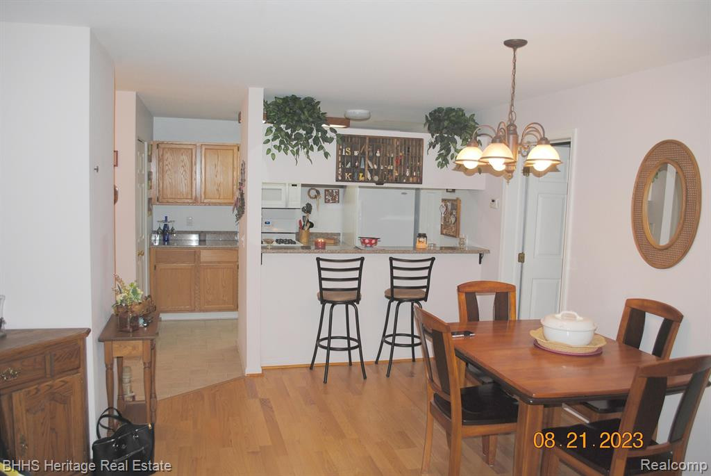 613 CURZON Court, 103, Howell, MI 48843 — Photo 5