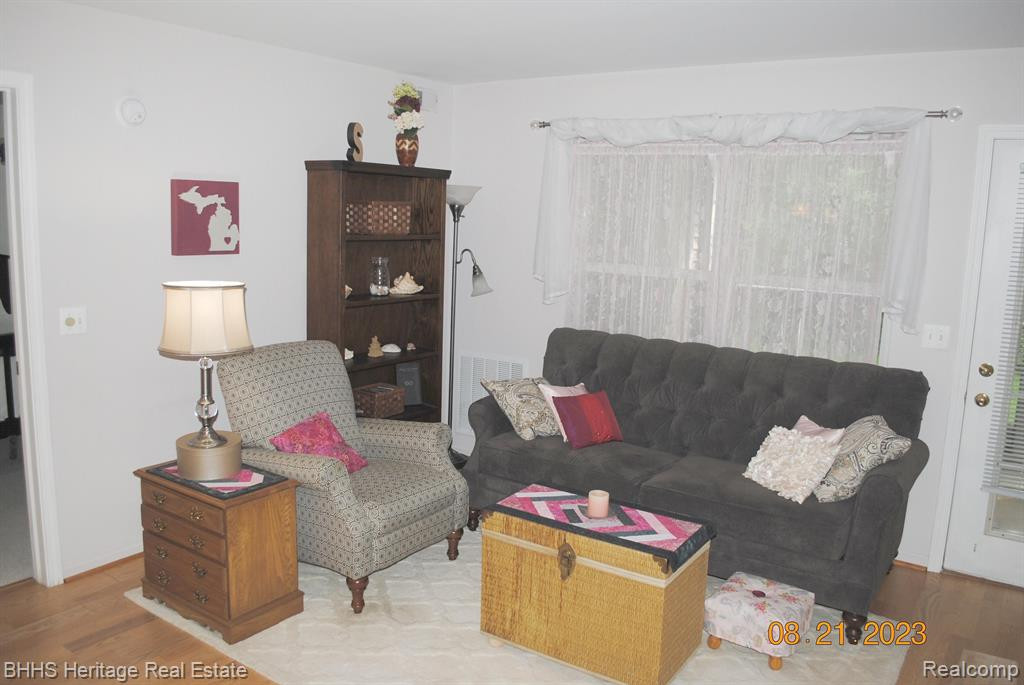 613 CURZON Court, 103, Howell, MI 48843 — Photo 6