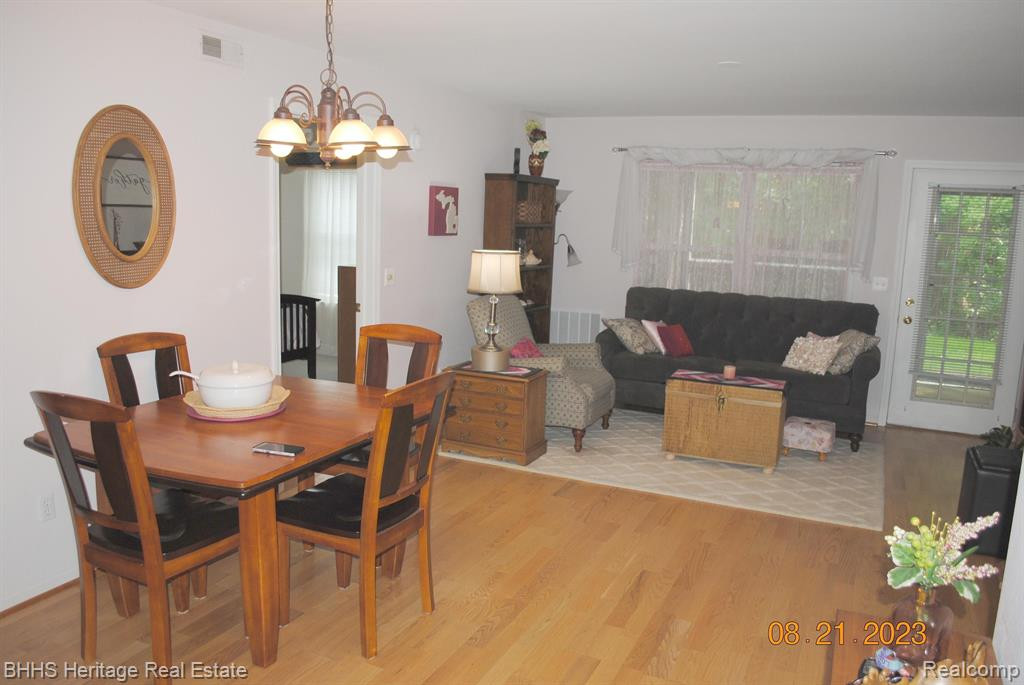 613 CURZON Court, 103, Howell, MI 48843 — Photo 8