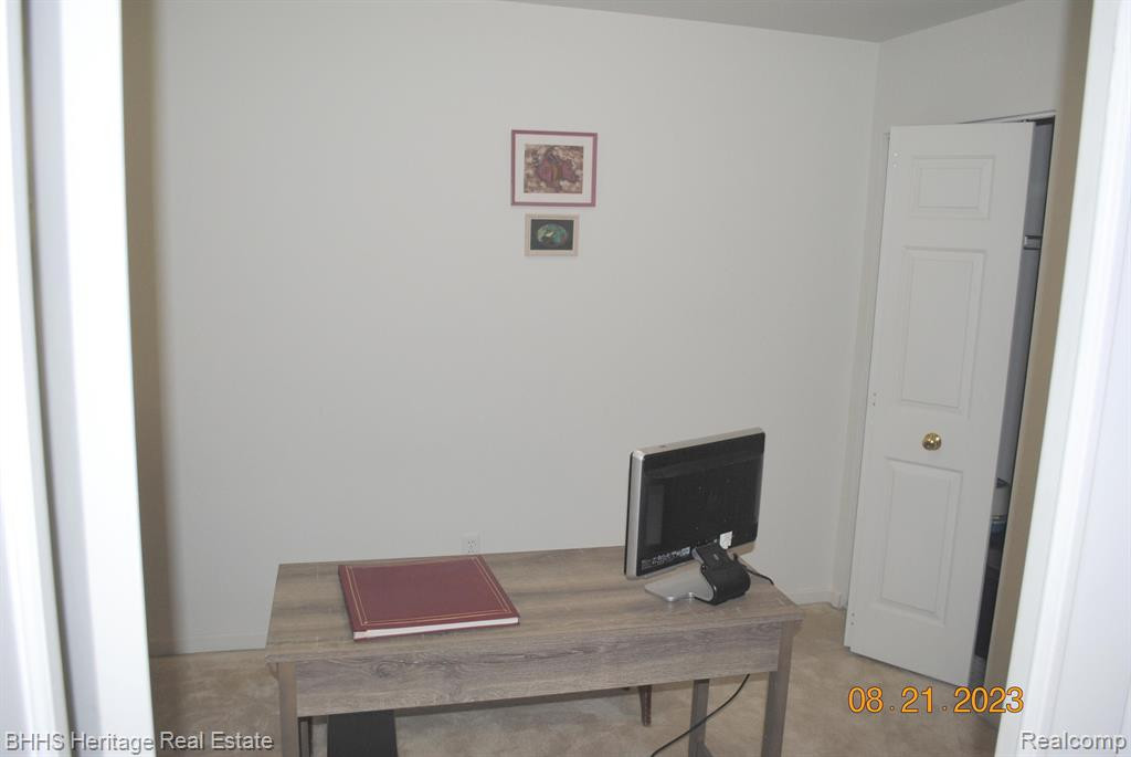613 CURZON Court, 103, Howell, MI 48843 — Photo 13