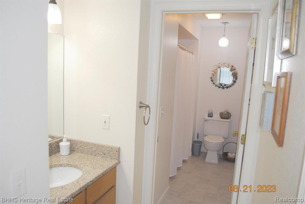613 CURZON Court, 103, Howell, MI 48843 — Photo 14