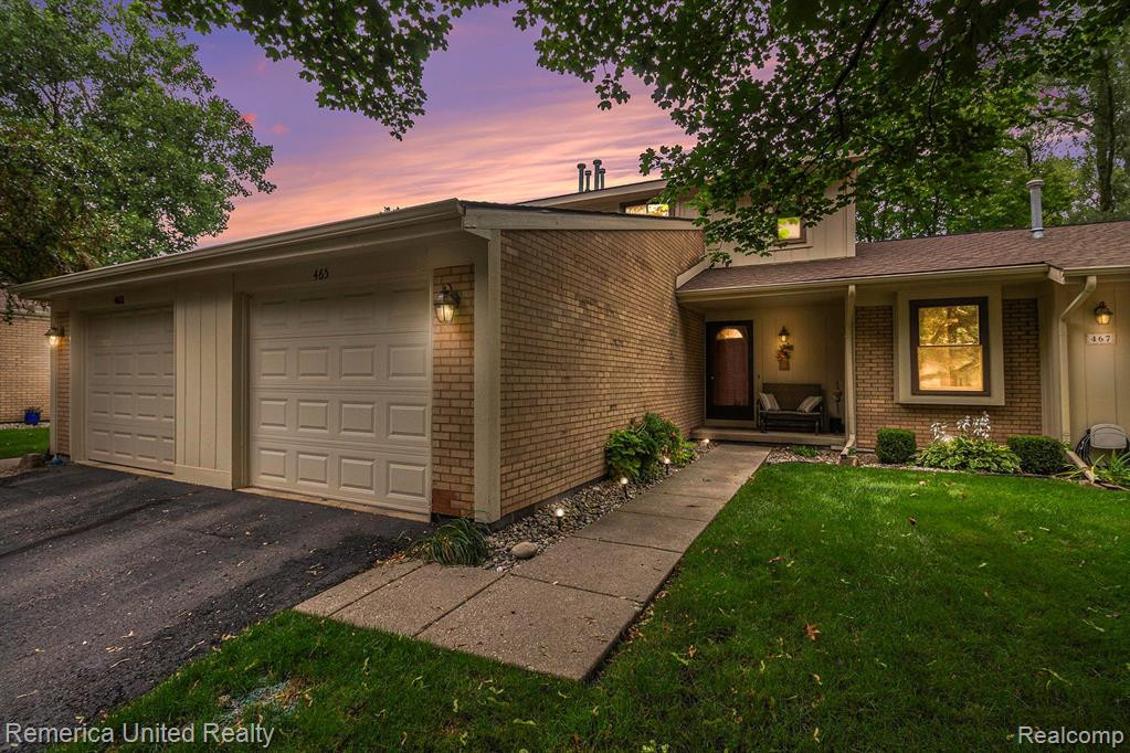 465 GLENWAY Street, Brighton, MI 48116 — front exterior