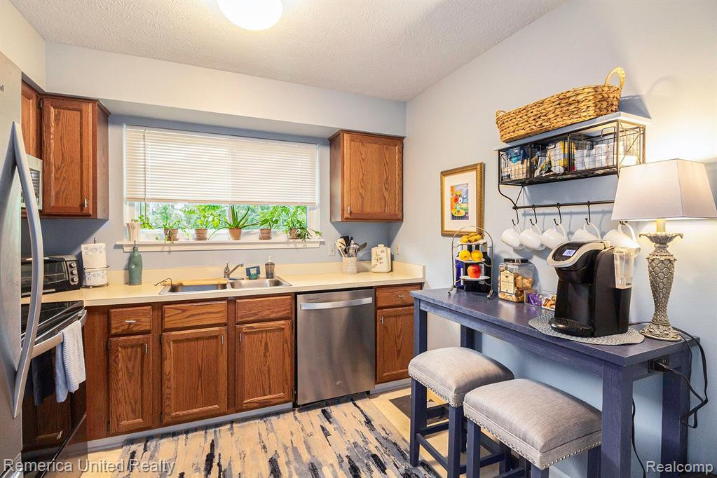 465 GLENWAY Street, Brighton, MI 48116 — Photo 6