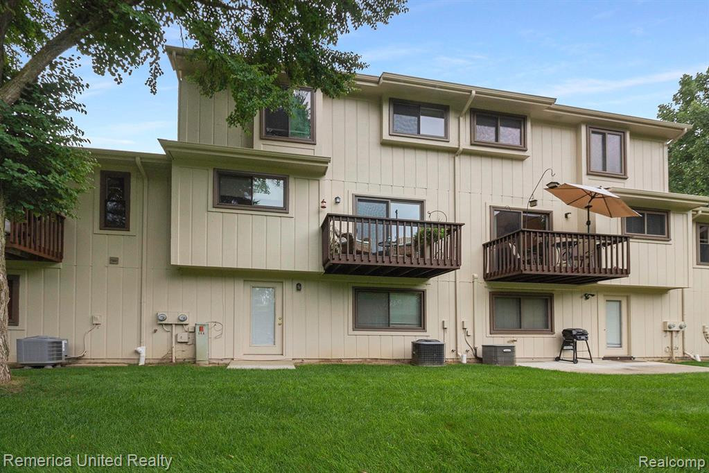 465 GLENWAY Street, Brighton, MI 48116 — Photo 17