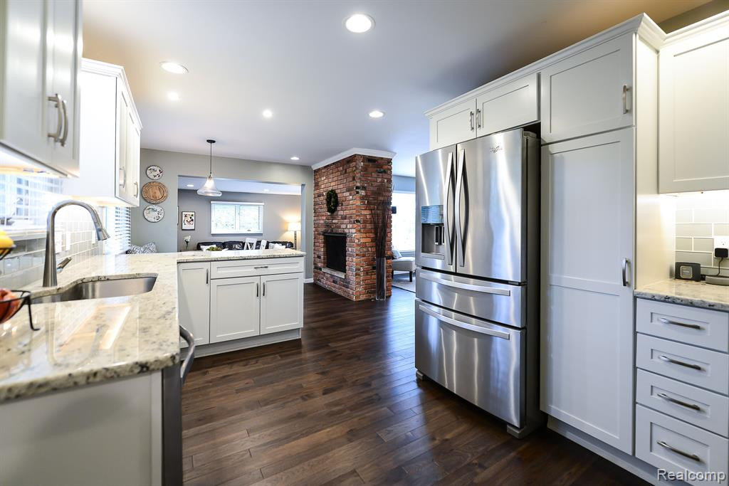 1032 Canterbury Street, Northville, MI 48167 — Photo 8