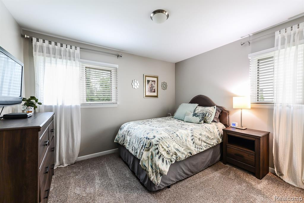 1032 Canterbury Street, Northville, MI 48167 — Photo 12