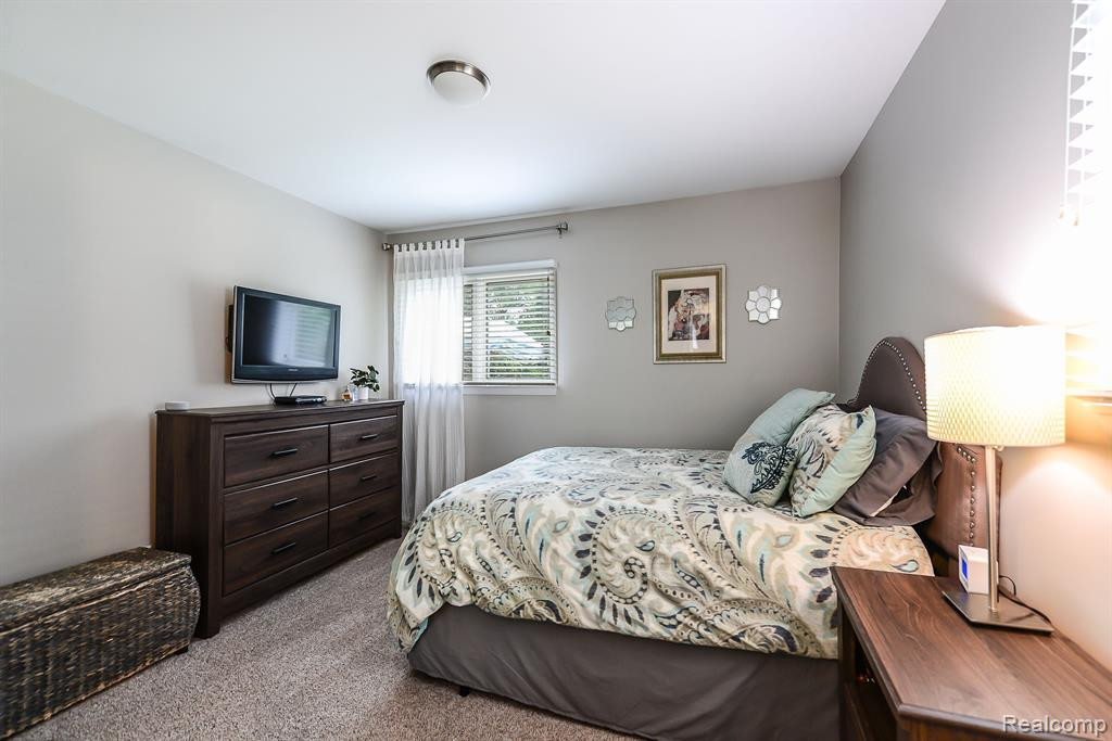 1032 Canterbury Street, Northville, MI 48167 — Photo 14
