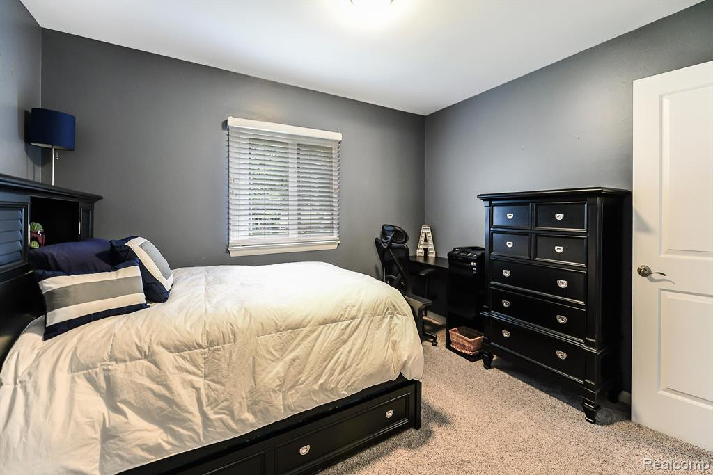 1032 Canterbury Street, Northville, MI 48167 — Photo 19