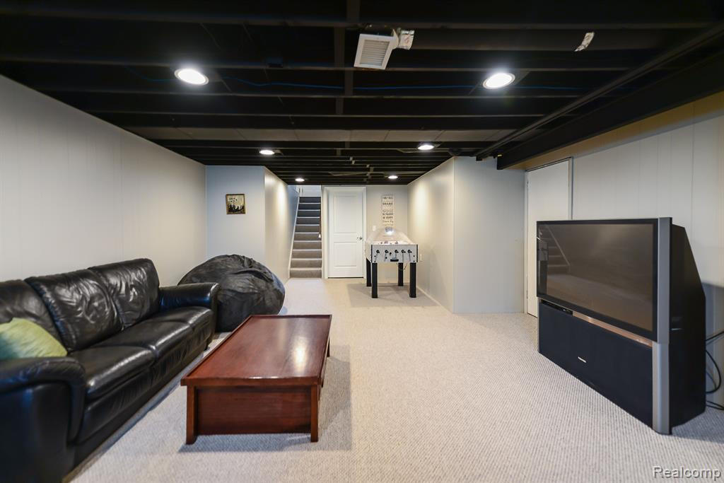1032 Canterbury Street, Northville, MI 48167 — Photo 25