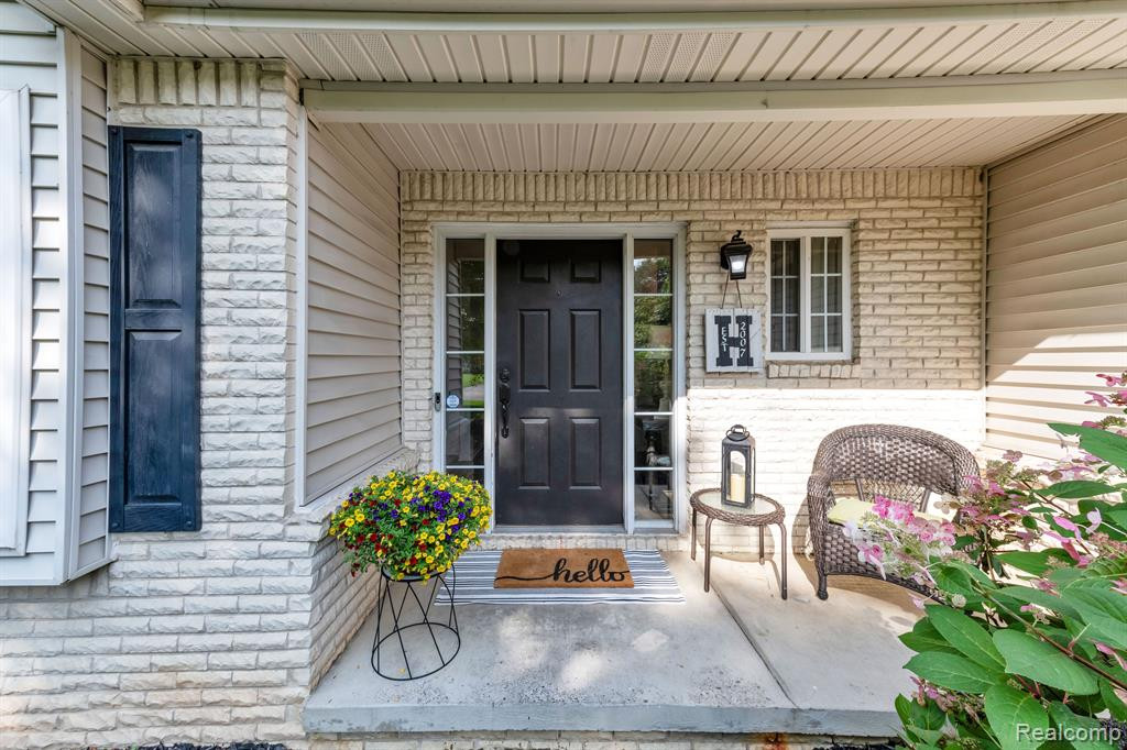 21015 GREENBRIAR Lane, South Lyon, MI 48178 — Photo 3