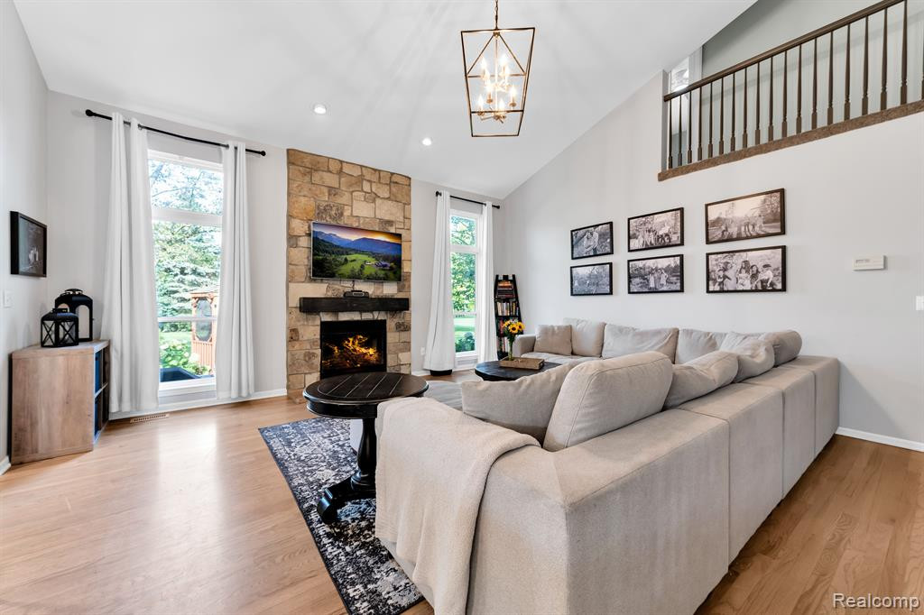 21015 GREENBRIAR Lane, South Lyon, MI 48178 — Photo 5