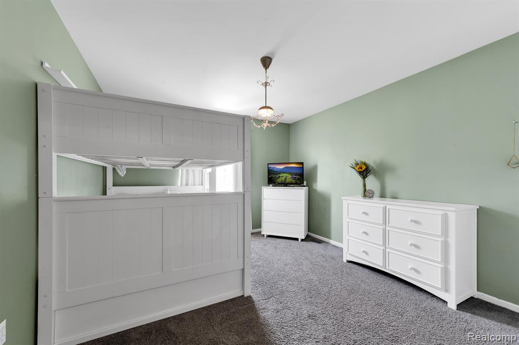 21015 GREENBRIAR Lane, South Lyon, MI 48178 — Photo 23