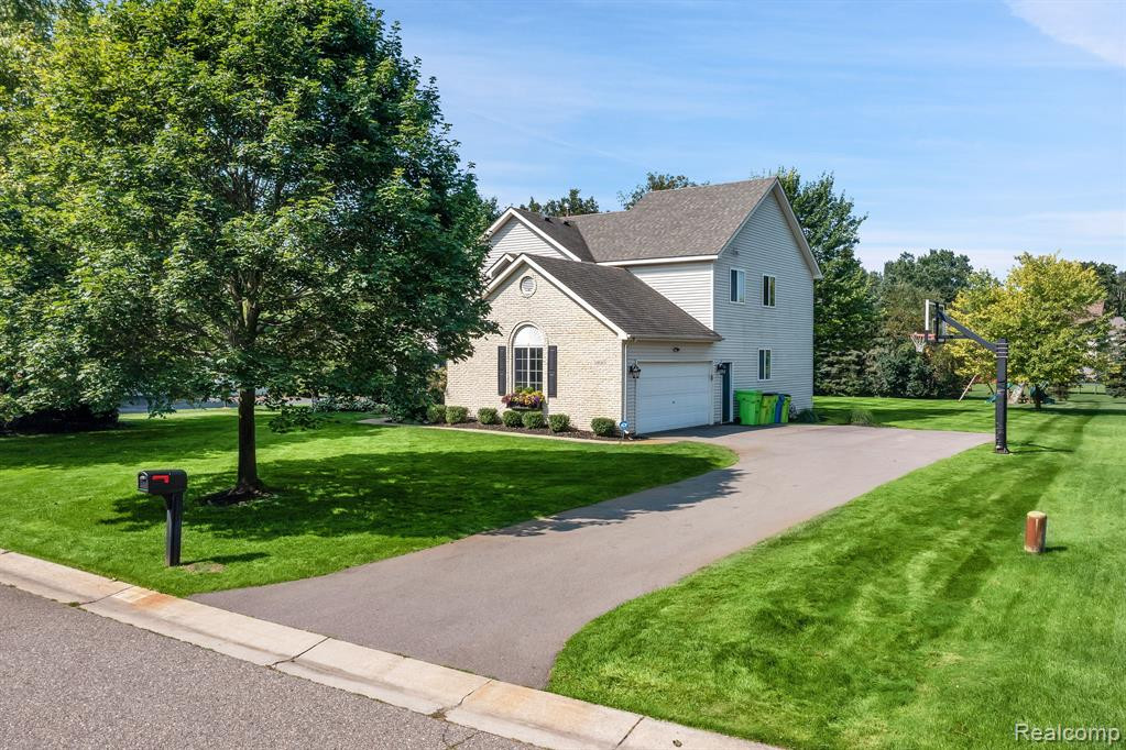 21015 GREENBRIAR Lane, South Lyon, MI 48178 — Photo 39