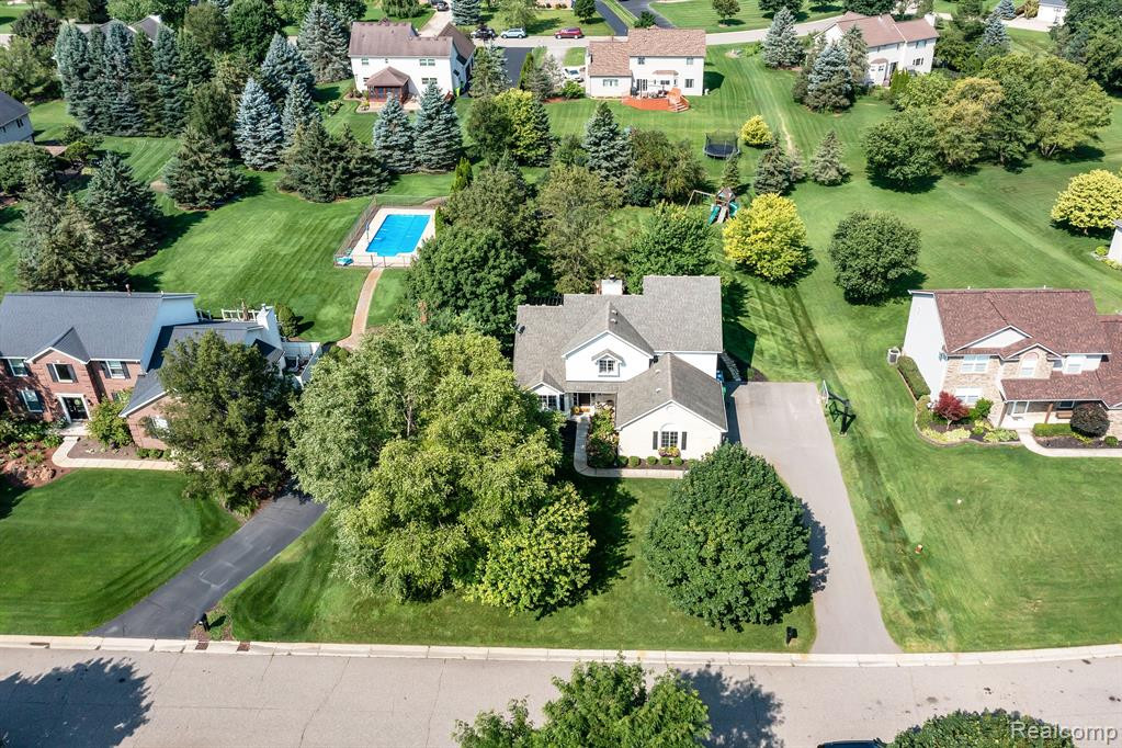 21015 GREENBRIAR Lane, South Lyon, MI 48178 — Photo 41