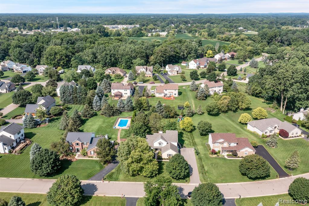 21015 GREENBRIAR Lane, South Lyon, MI 48178 — Photo 42