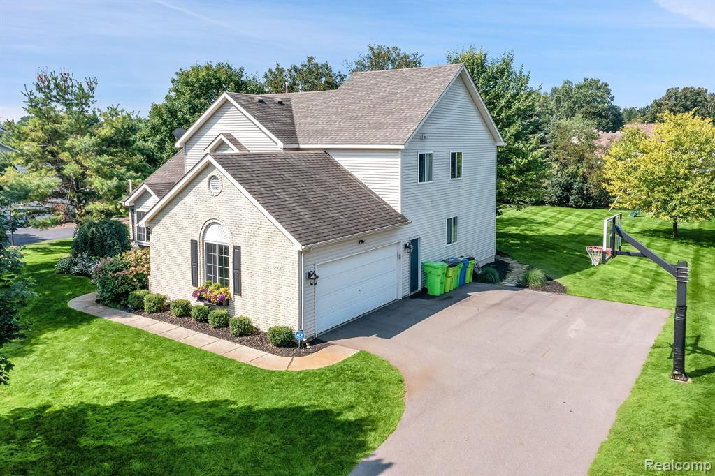 21015 GREENBRIAR Lane, South Lyon, MI 48178 — Photo 51