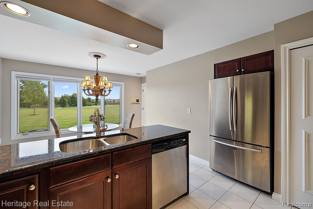 14872 STONEY BROOK Drive W, Shelby Twp, MI 48315 — Photo 12