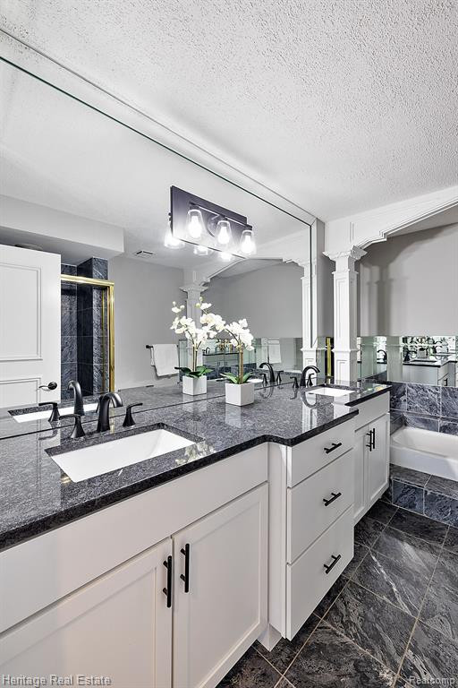 14872 STONEY BROOK Drive W, Shelby Twp, MI 48315 — Photo 15